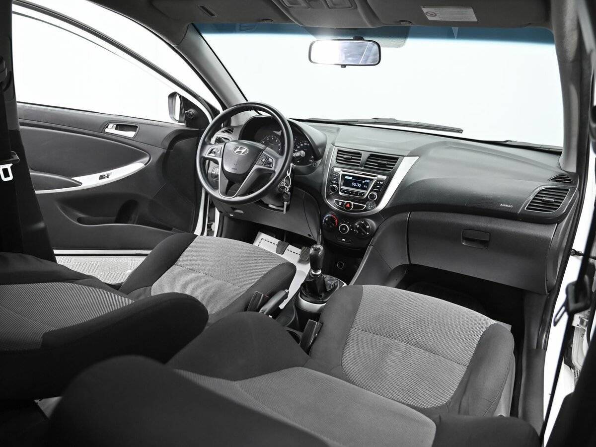 Hyundai Solaris 2011 года с пробегом. Фото: #12