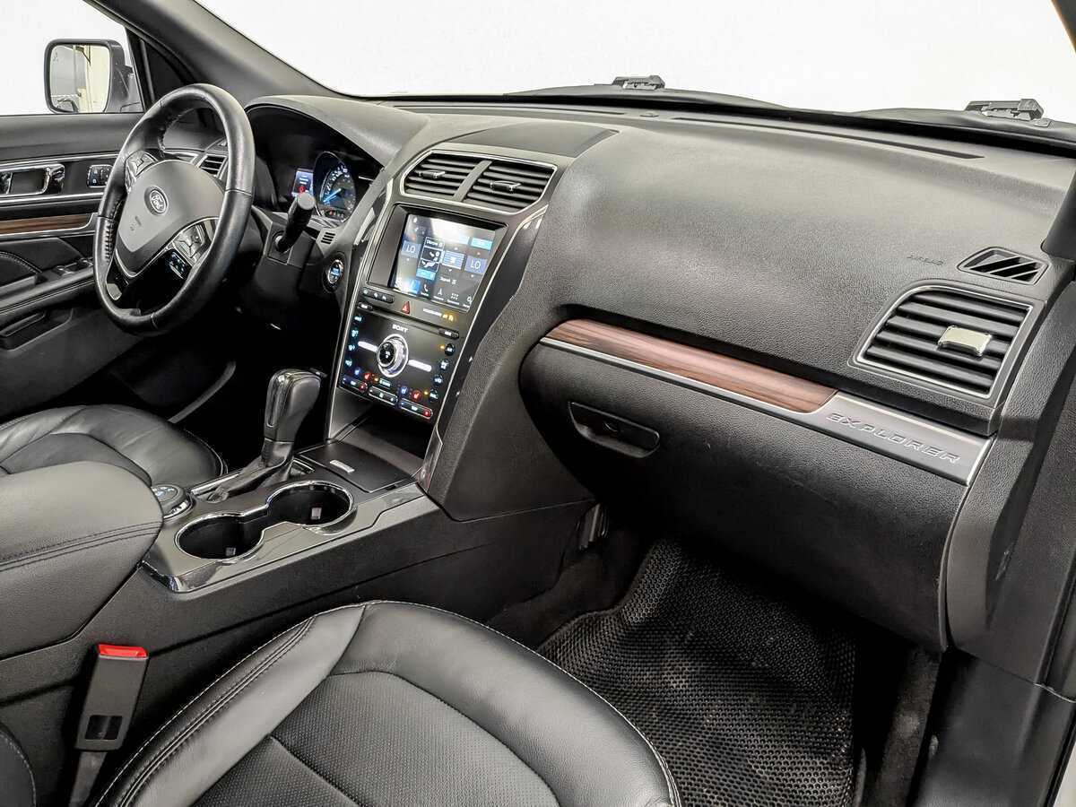 Ford Explorer 2019 года с пробегом. Фото: #10