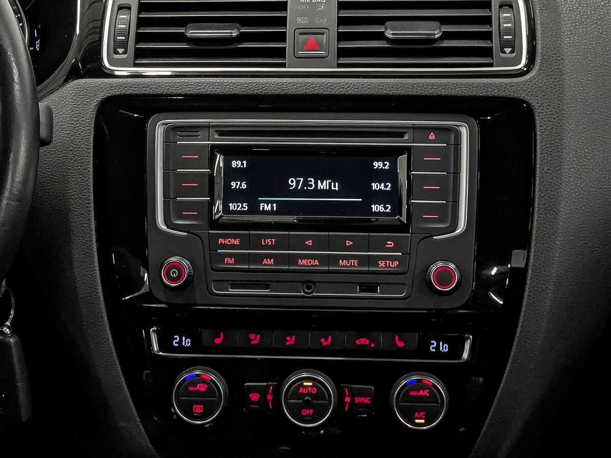 Volkswagen Jetta 2016 года с пробегом. Фото: #16