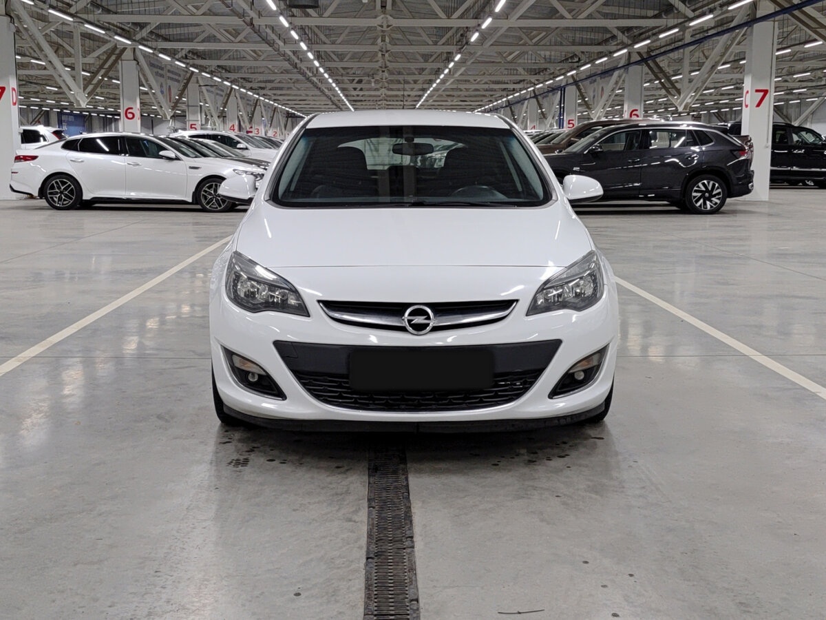 Opel Astra 2013 года с пробегом. Фото: #1