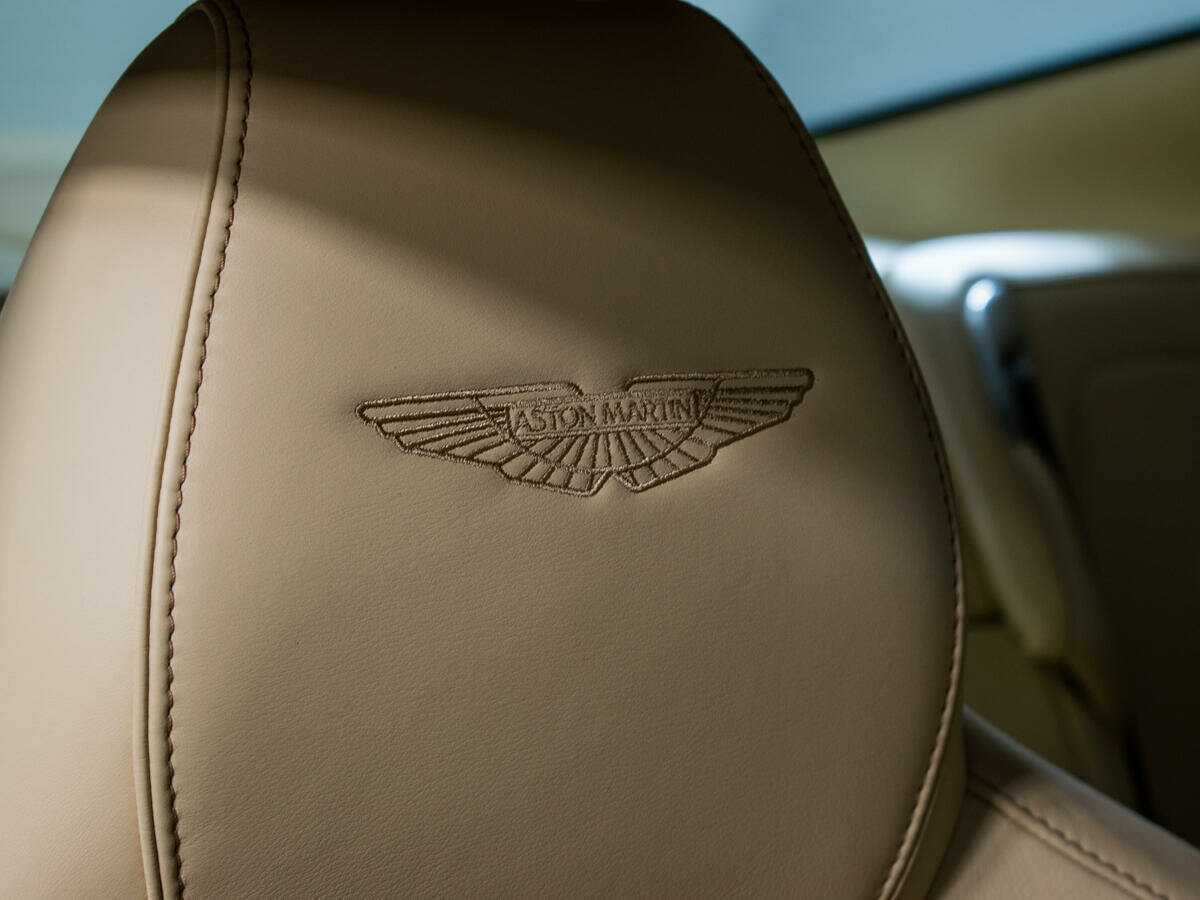 Aston Martin DB9 2013 года с пробегом. Фото: #14