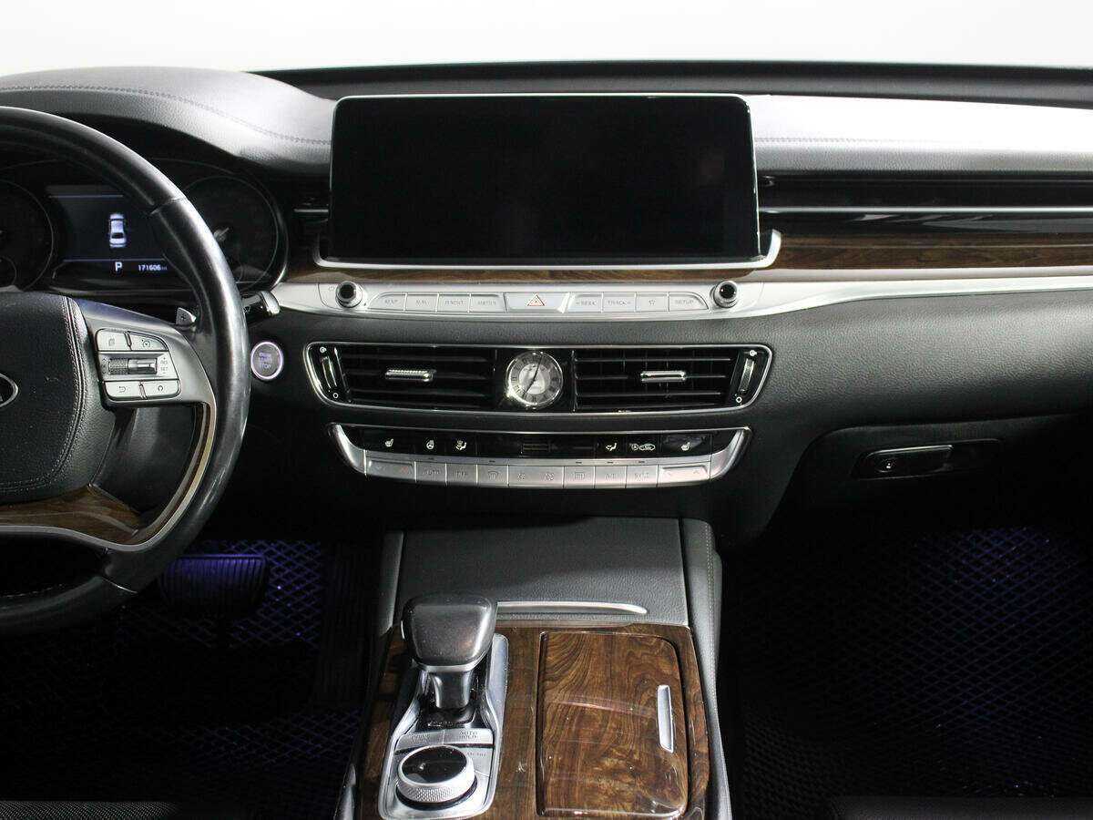 Kia K900 2019 года с пробегом. Фото: #9