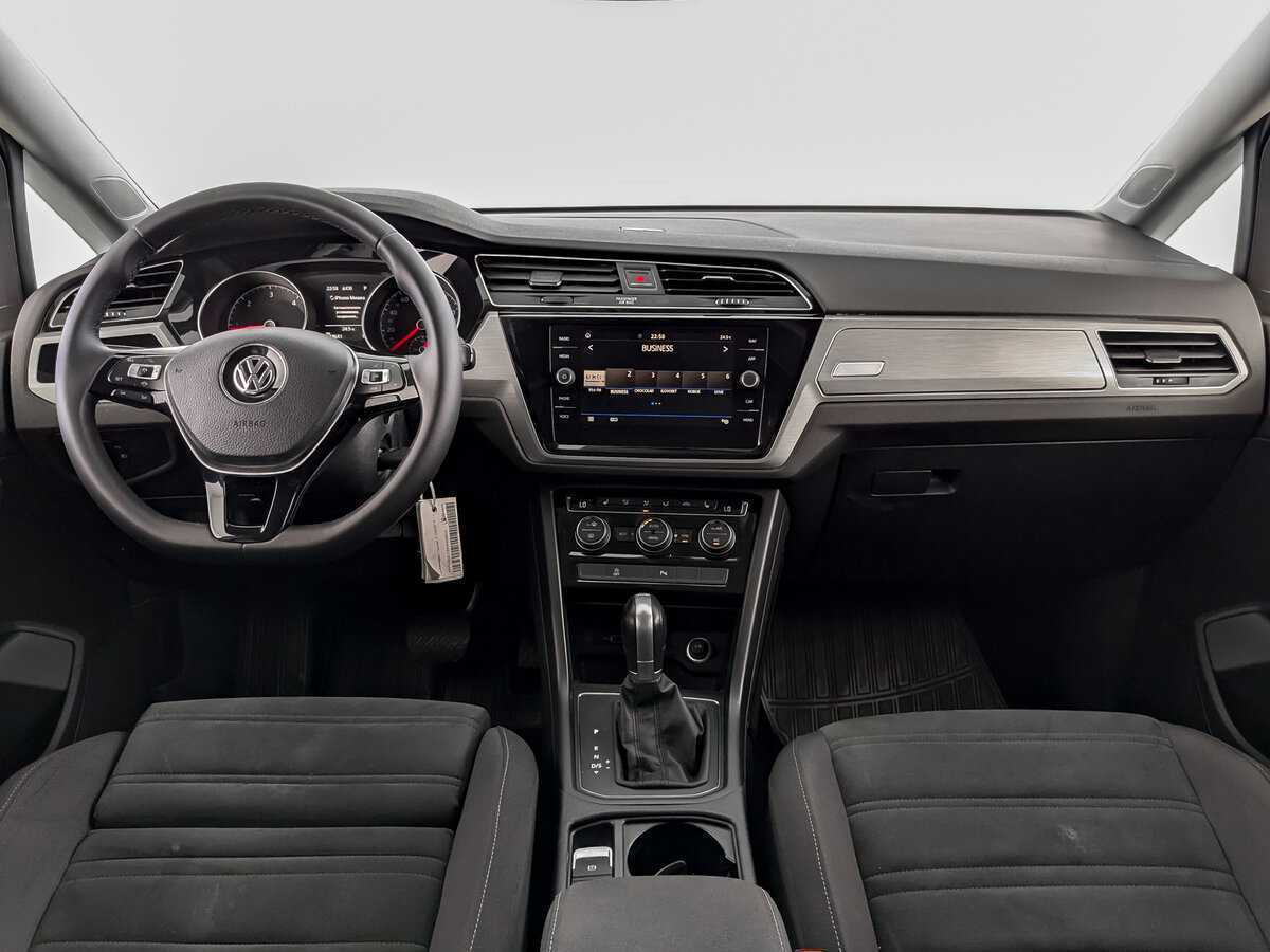 Volkswagen Touran 2018 года с пробегом. Фото: #10