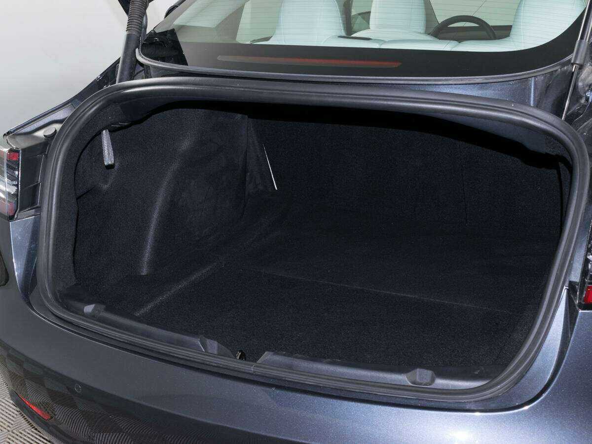 Tesla Model 3 2022 года с пробегом. Фото: #6
