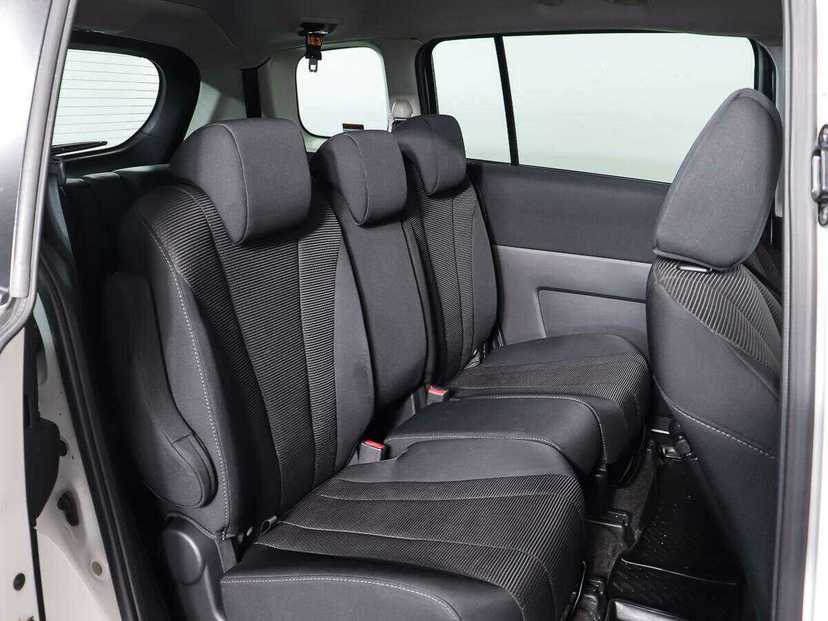 Mazda 5 2013 года с пробегом. Фото: #17