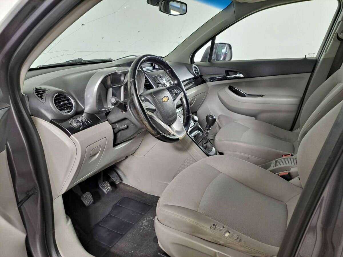 Chevrolet Orlando 2013 года с пробегом. Фото: #13