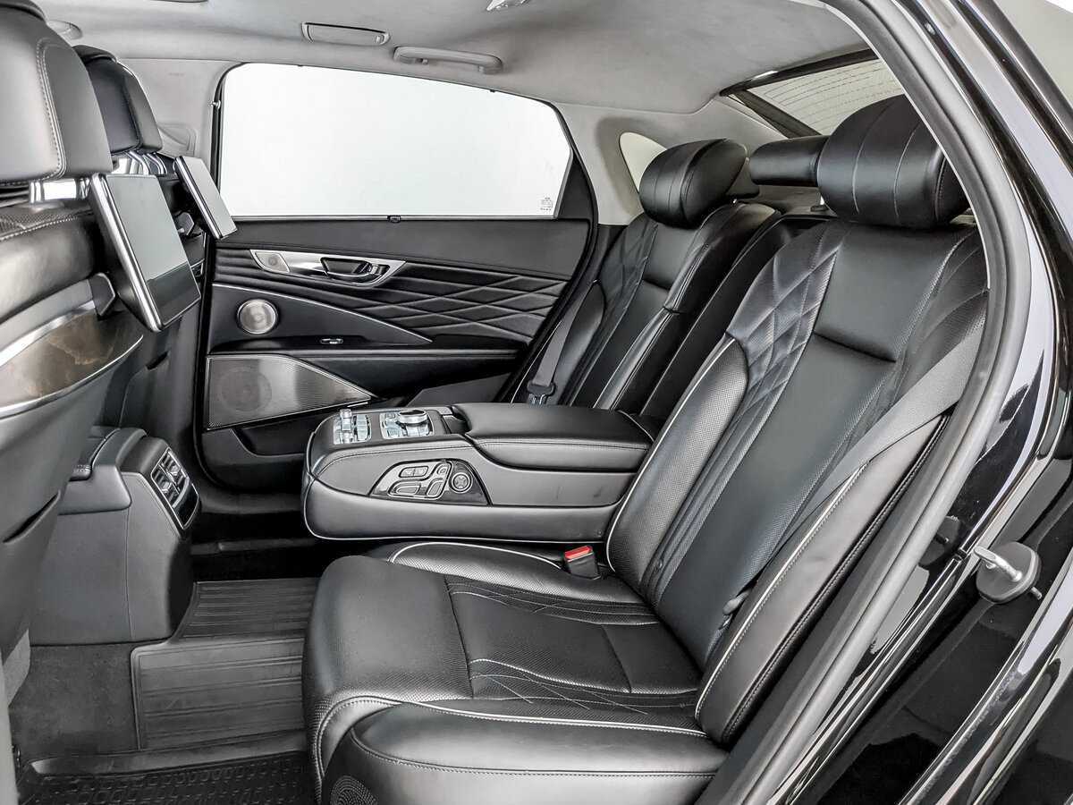 Kia K900 2019 года с пробегом. Фото: #11