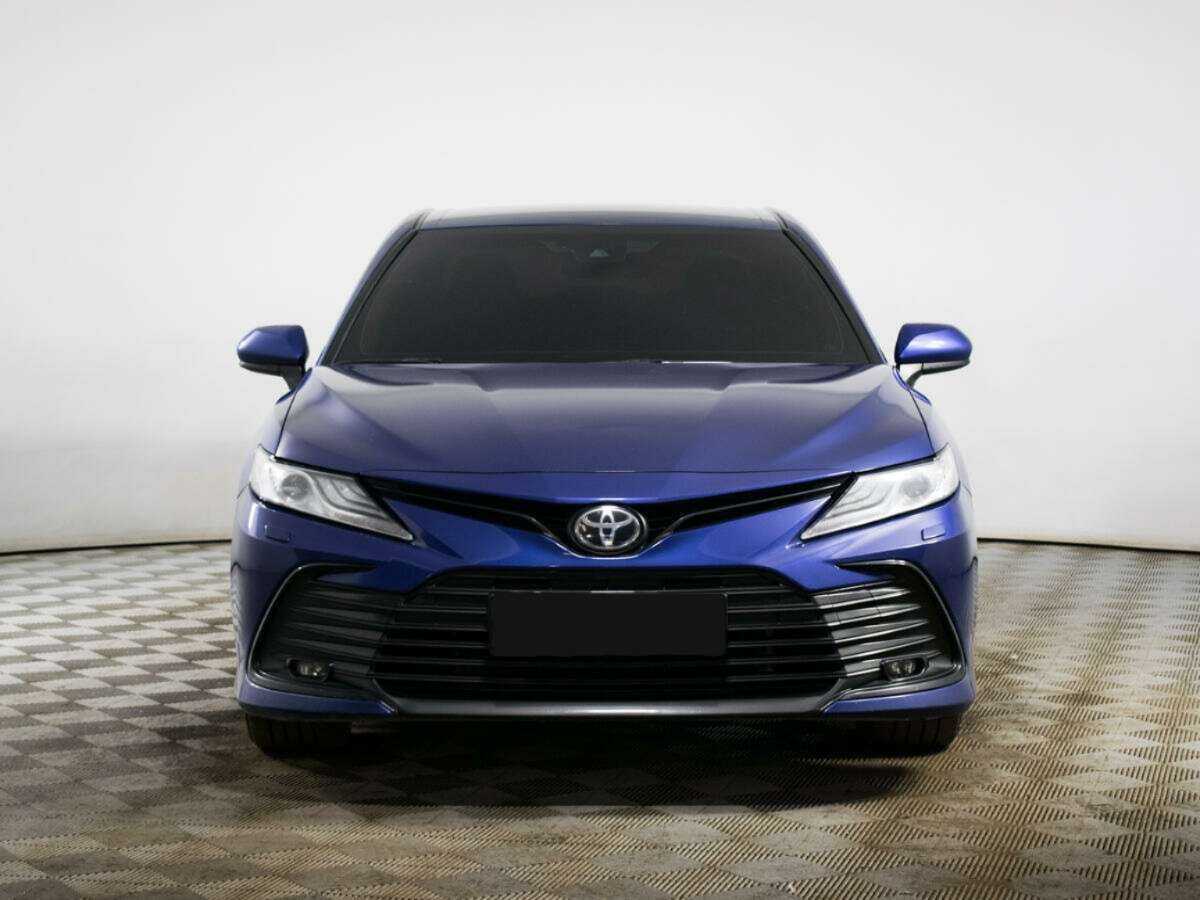 Toyota Camry 2021 года с пробегом. Фото: #1