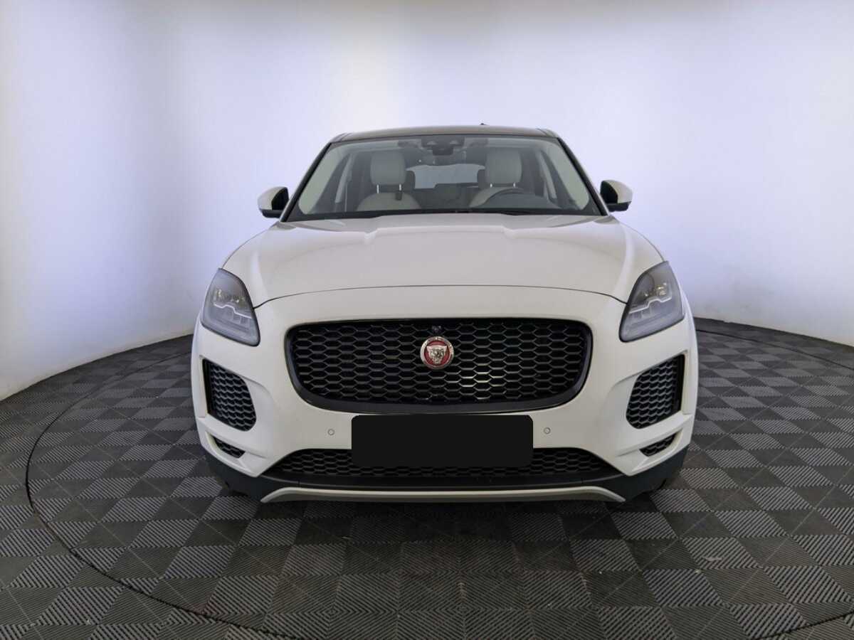 Jaguar E-Pace 2019 года с пробегом. Фото: #1