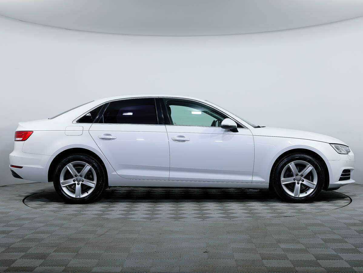 Audi A4 2015 года с пробегом. Фото: #2