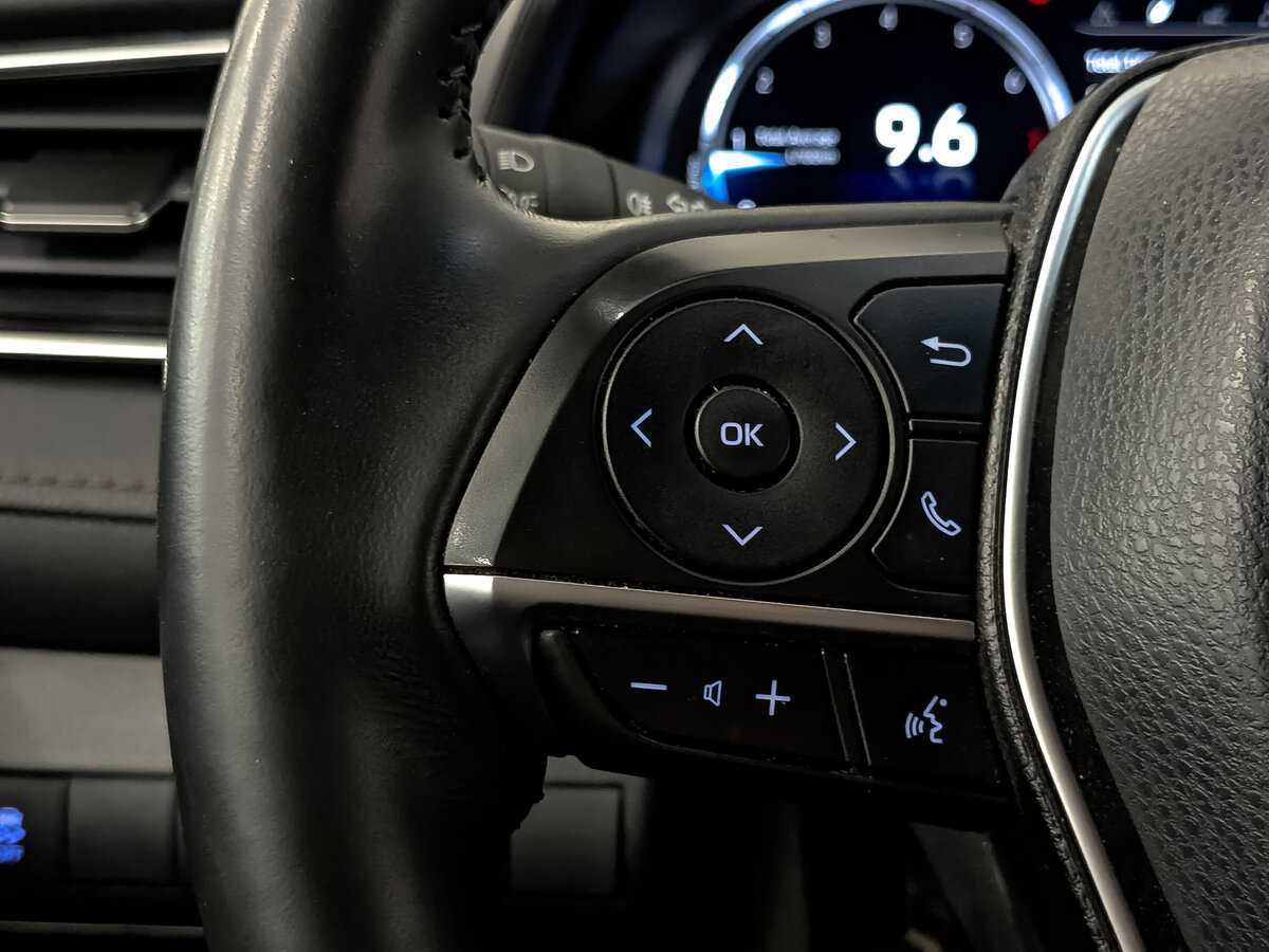 Toyota Camry 2023 года с пробегом. Фото: #26