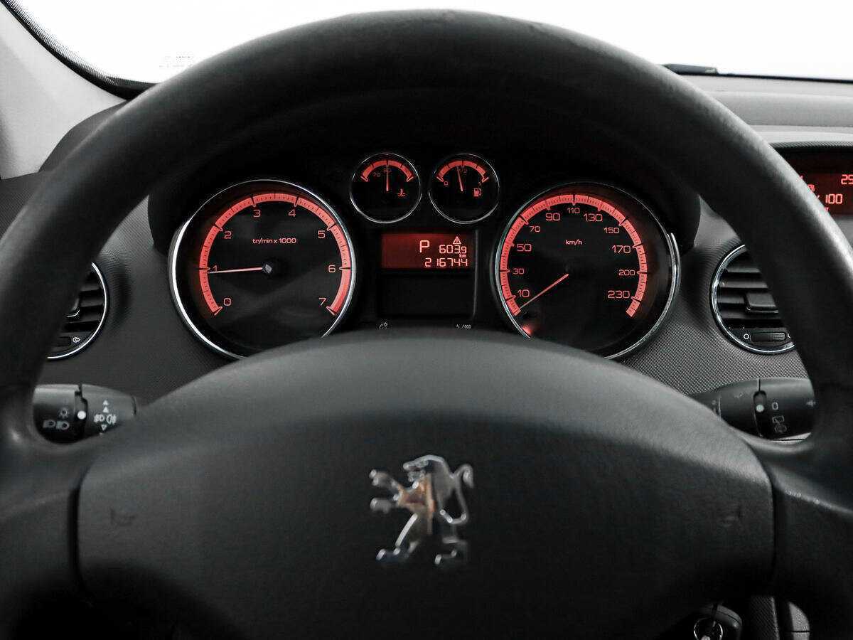 Peugeot 308 2010 года с пробегом. Фото: #14