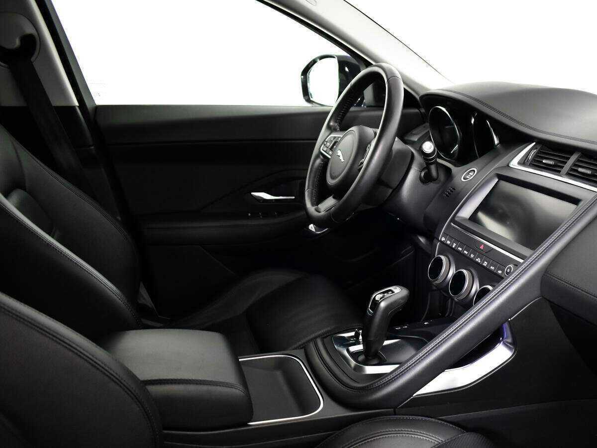 Jaguar E-Pace 2018 года с пробегом. Фото: #6