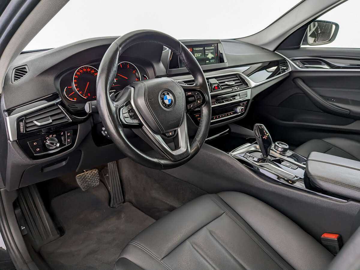 BMW 5 серии 2018 года с пробегом. Фото: #11