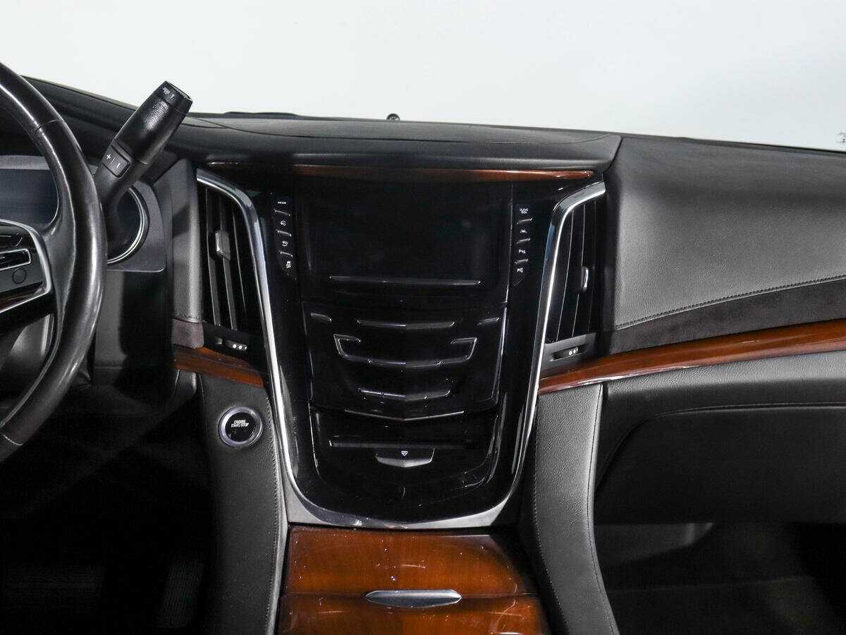 Cadillac Escalade 2018 года с пробегом. Фото: #10