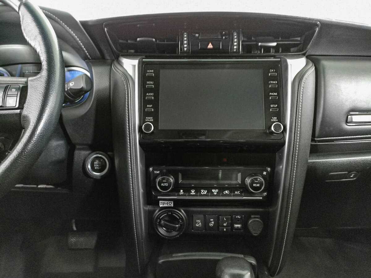 Toyota Fortuner 2020 года с пробегом. Фото: #10
