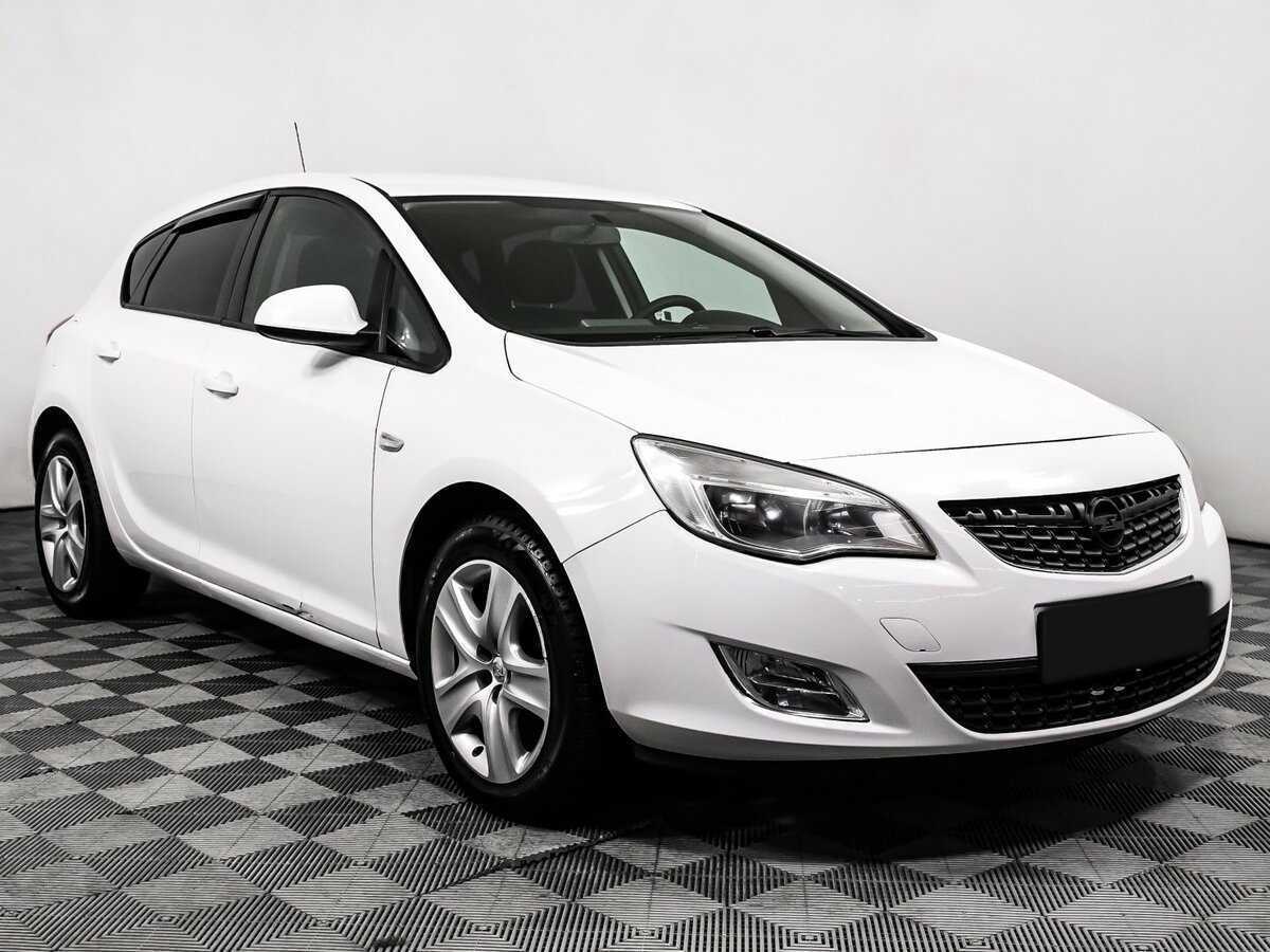 Opel Astra 2011 года с пробегом. Фото: #2