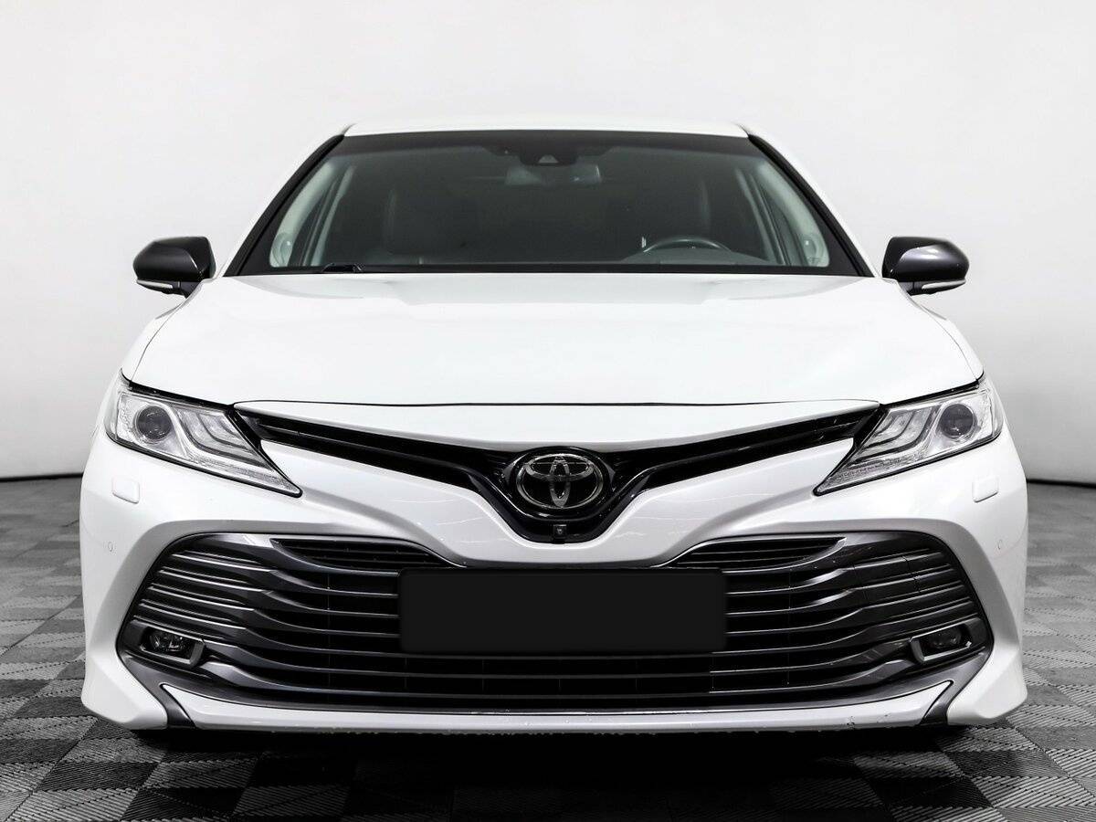 Toyota Camry 2020 года с пробегом. Фото: #1