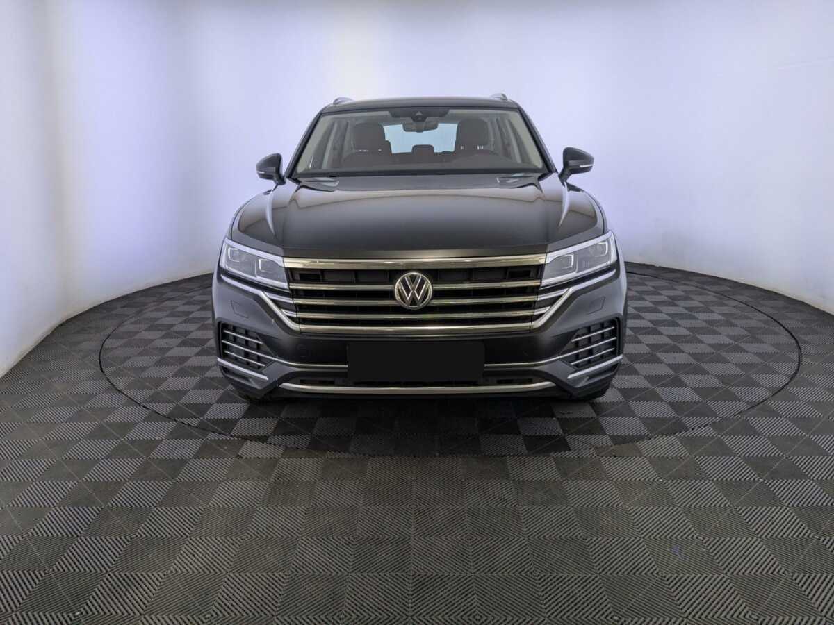 Volkswagen Touareg 2020 года с пробегом. Фото: #1