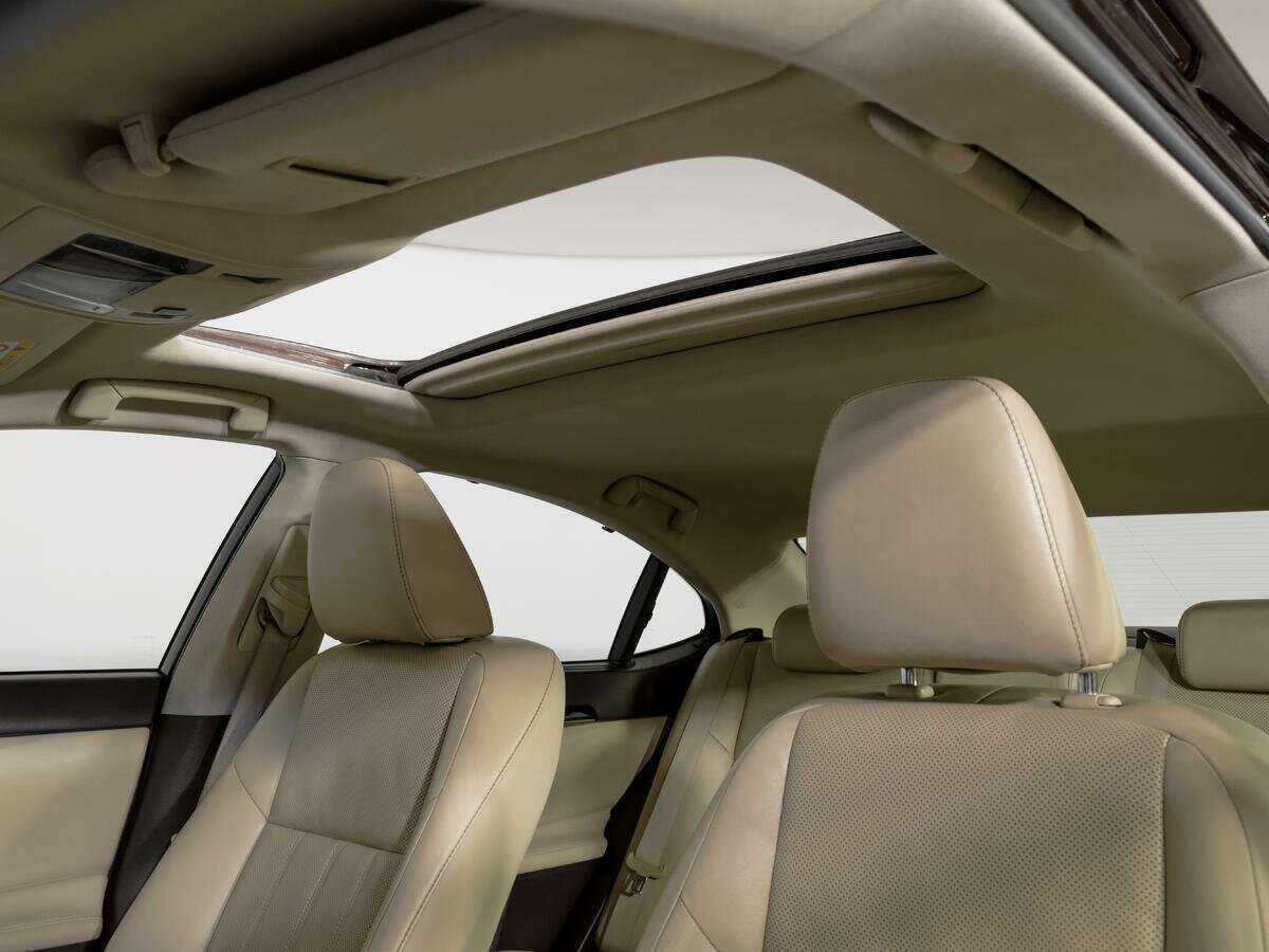 Lexus ES 2015 года с пробегом. Фото: #13