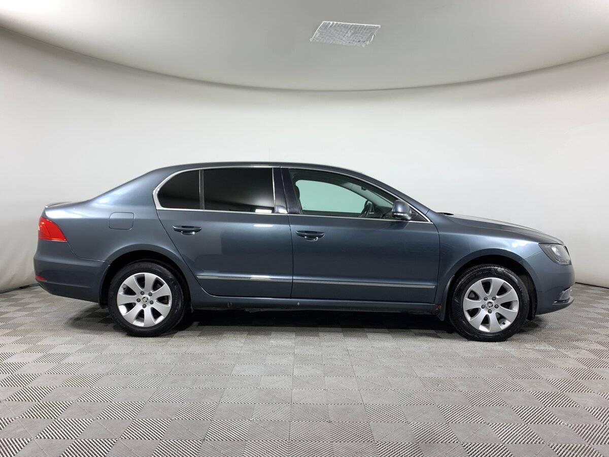 Skoda Superb 2014 года с пробегом. Фото: #3