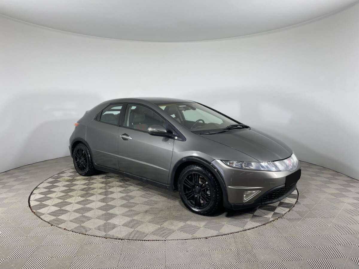 Honda Civic 2007 года с пробегом. Фото: #2