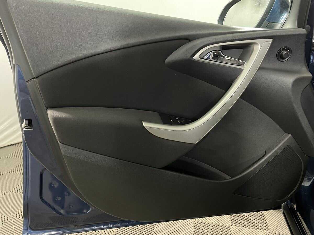 Opel Astra 2010 года с пробегом. Фото: #7