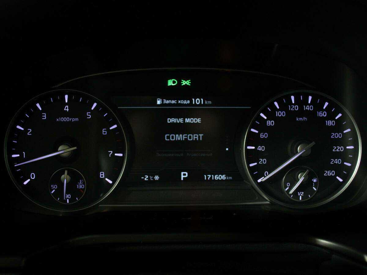 Kia K900 2019 года с пробегом. Фото: #7