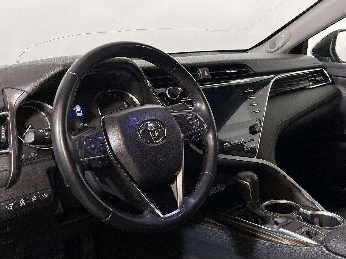 Toyota Camry 2019 года с пробегом. Фото: #15