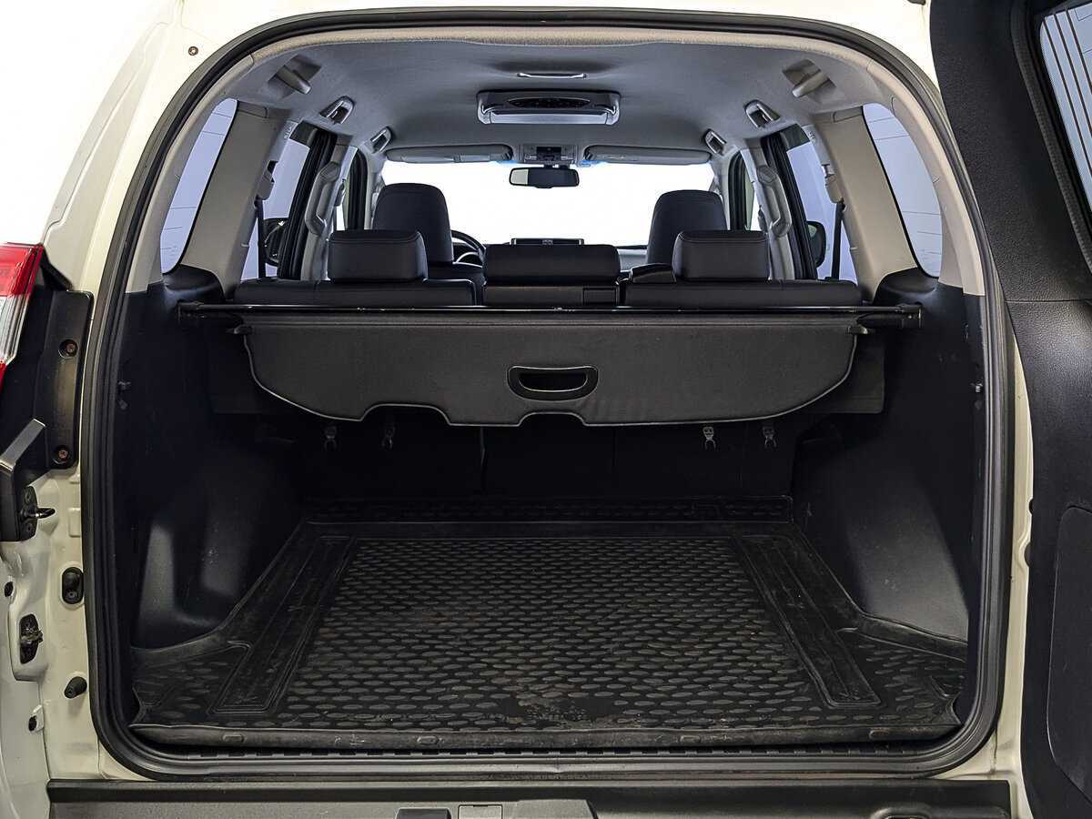 Toyota Land Cruiser Prado 2017 года с пробегом. Фото: #9