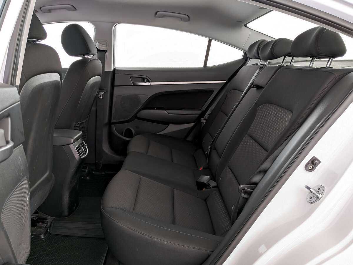 Hyundai Elantra 2020 года с пробегом. Фото: #9