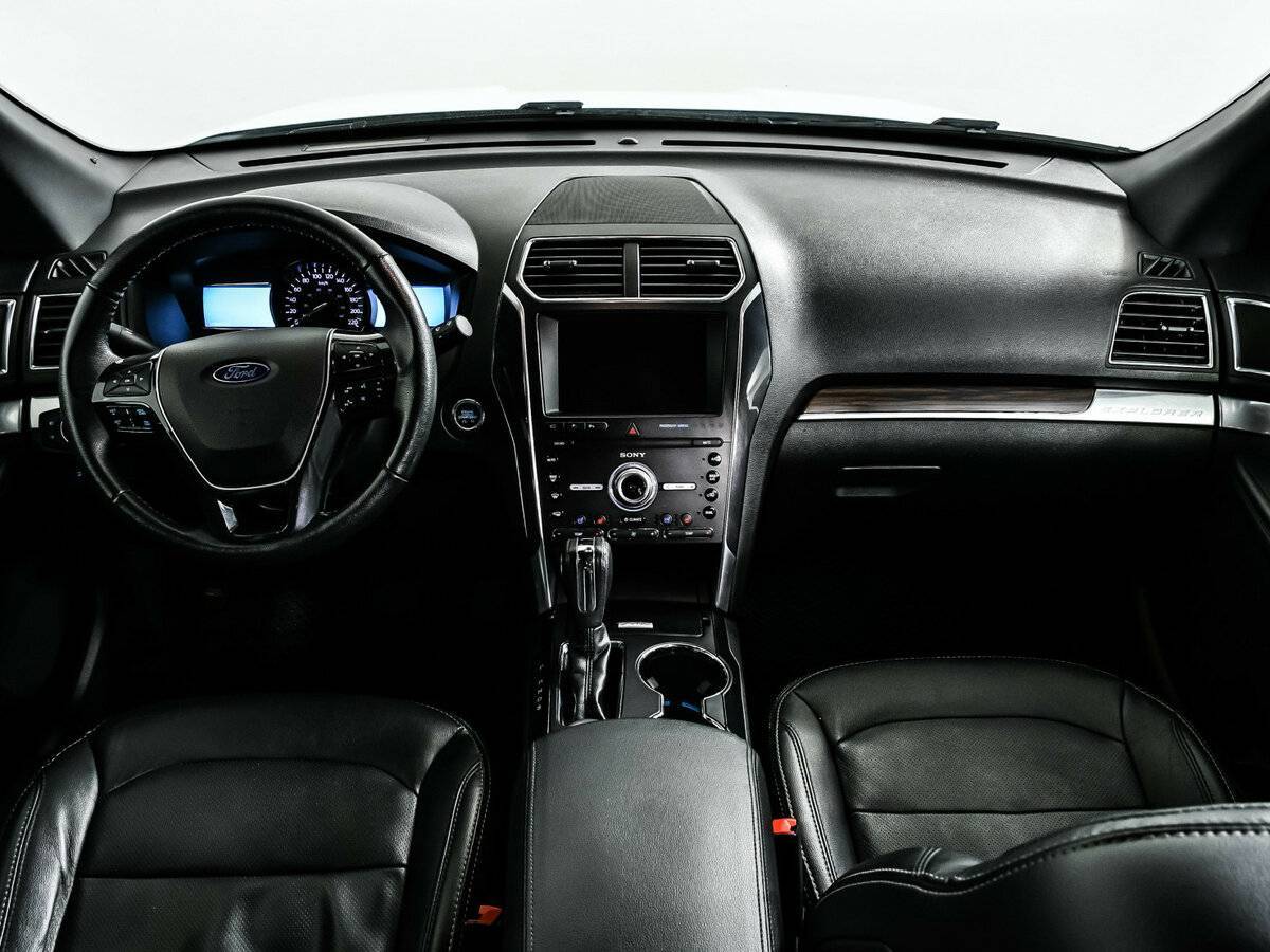 Ford Explorer 2019 года с пробегом. Фото: #8