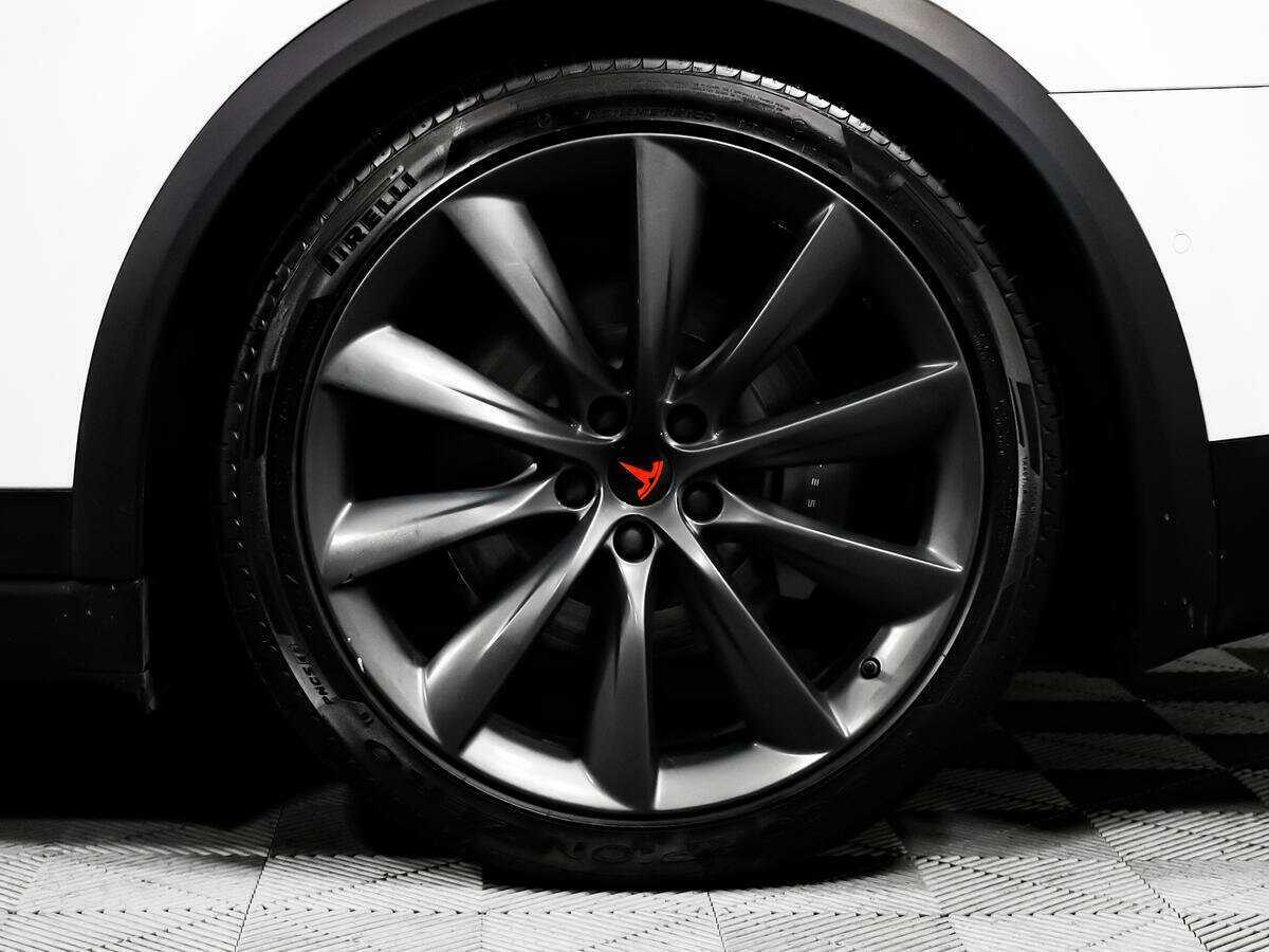 Tesla Model X 2018 года с пробегом. Фото: #10