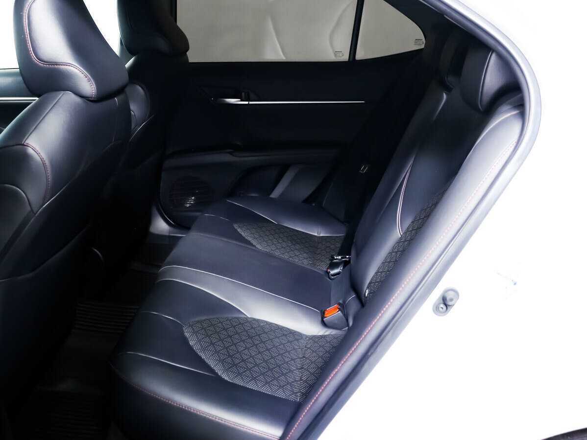 Toyota Camry 2021 года с пробегом. Фото: #9