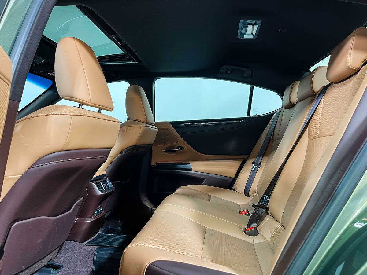 Lexus ES 2021 года с пробегом. Фото: #9