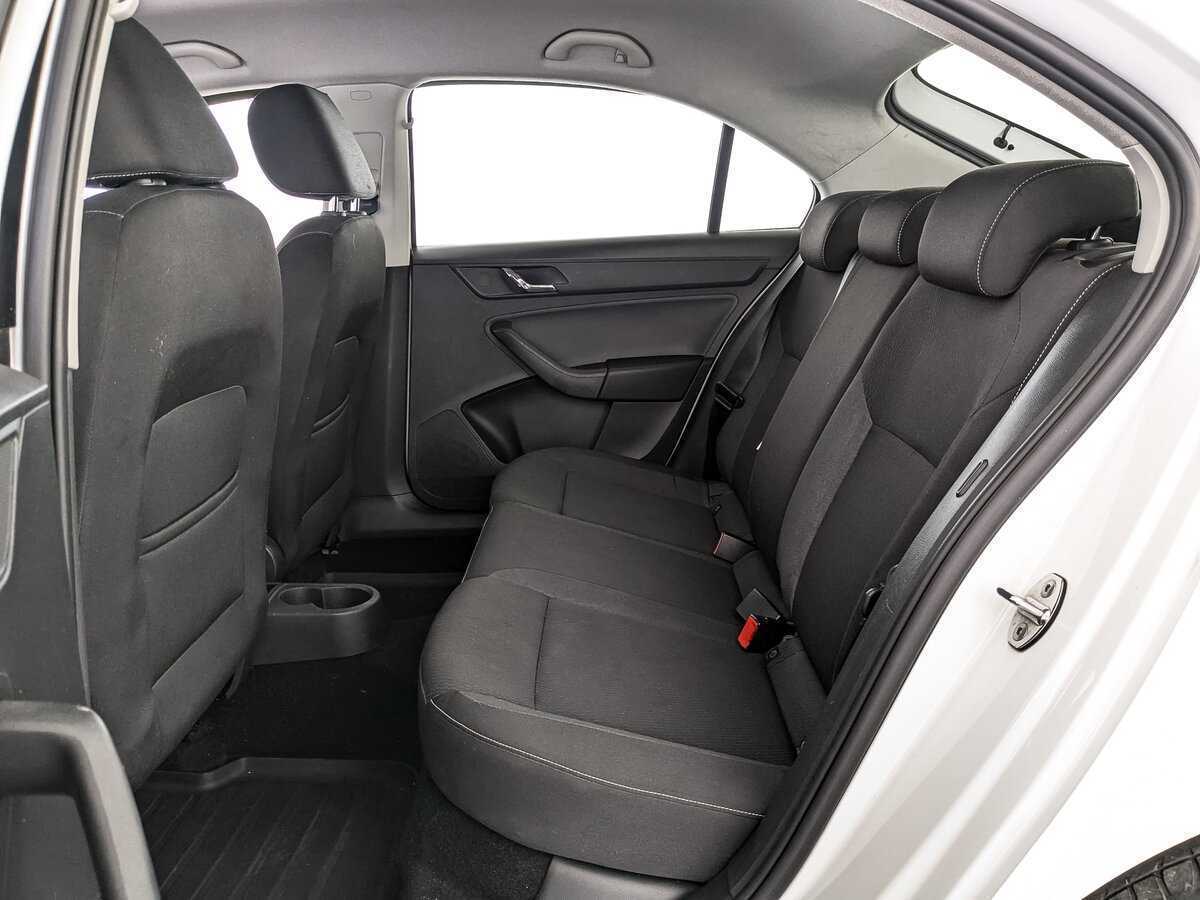 Skoda Rapid 2015 года с пробегом. Фото: #13