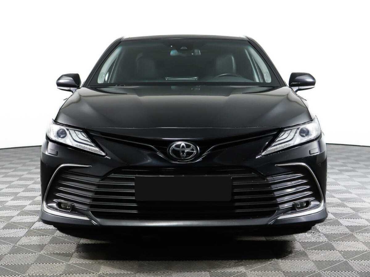 Toyota Camry 2021 года с пробегом. Посмотреть фото