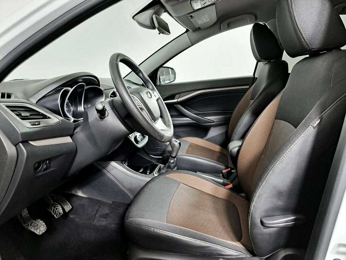 Lada (ВАЗ) Vesta 2018 года с пробегом. Фото: #13