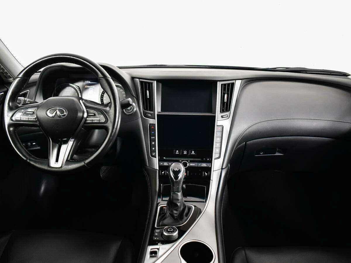 Infiniti Q50 2018 года с пробегом. Фото: #11