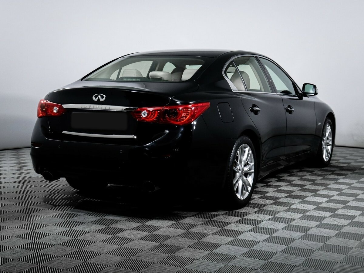 Infiniti Q50 2014 года с пробегом. Фото: #4