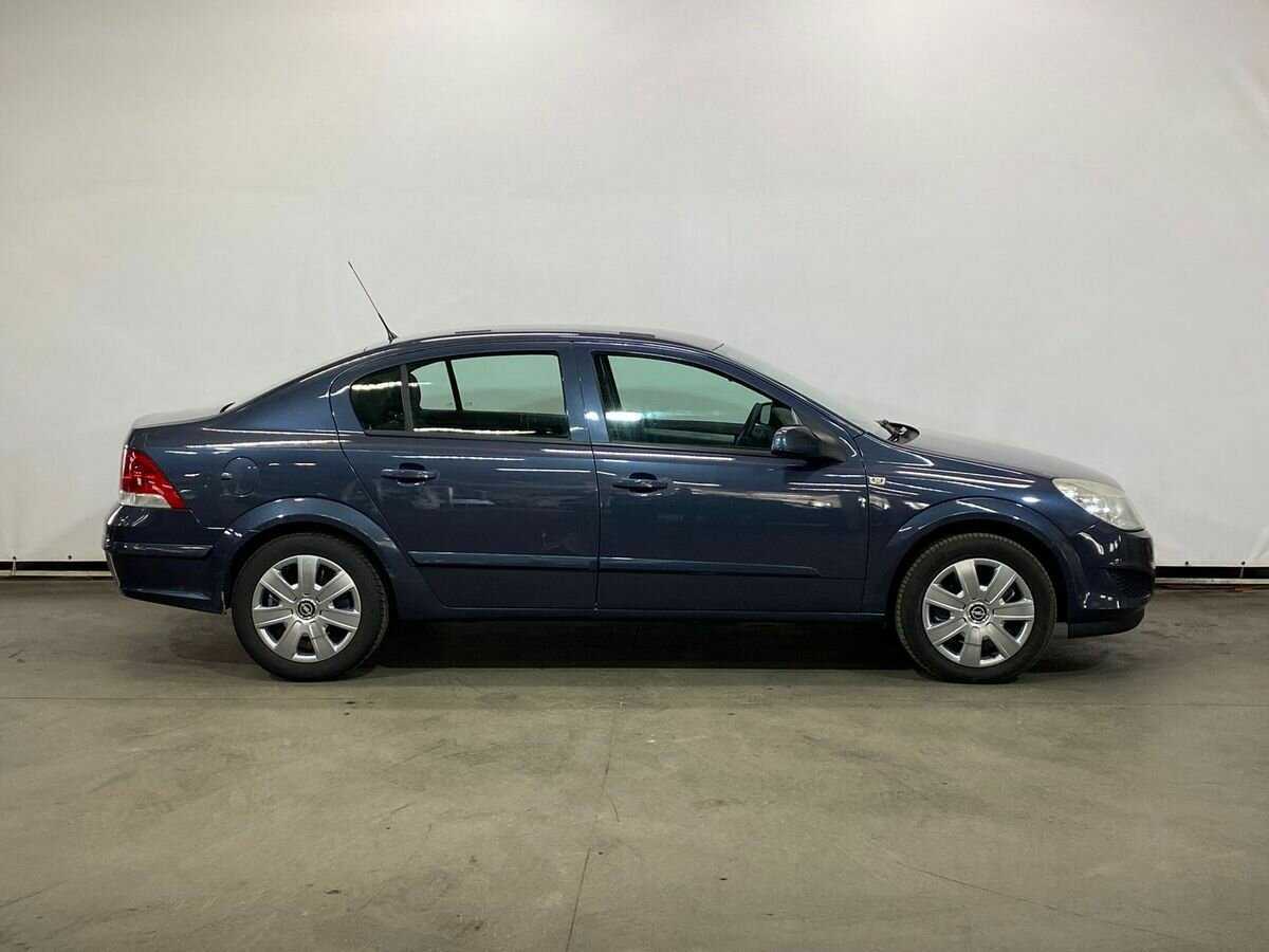 Opel Astra 2009 года с пробегом. Фото: #3