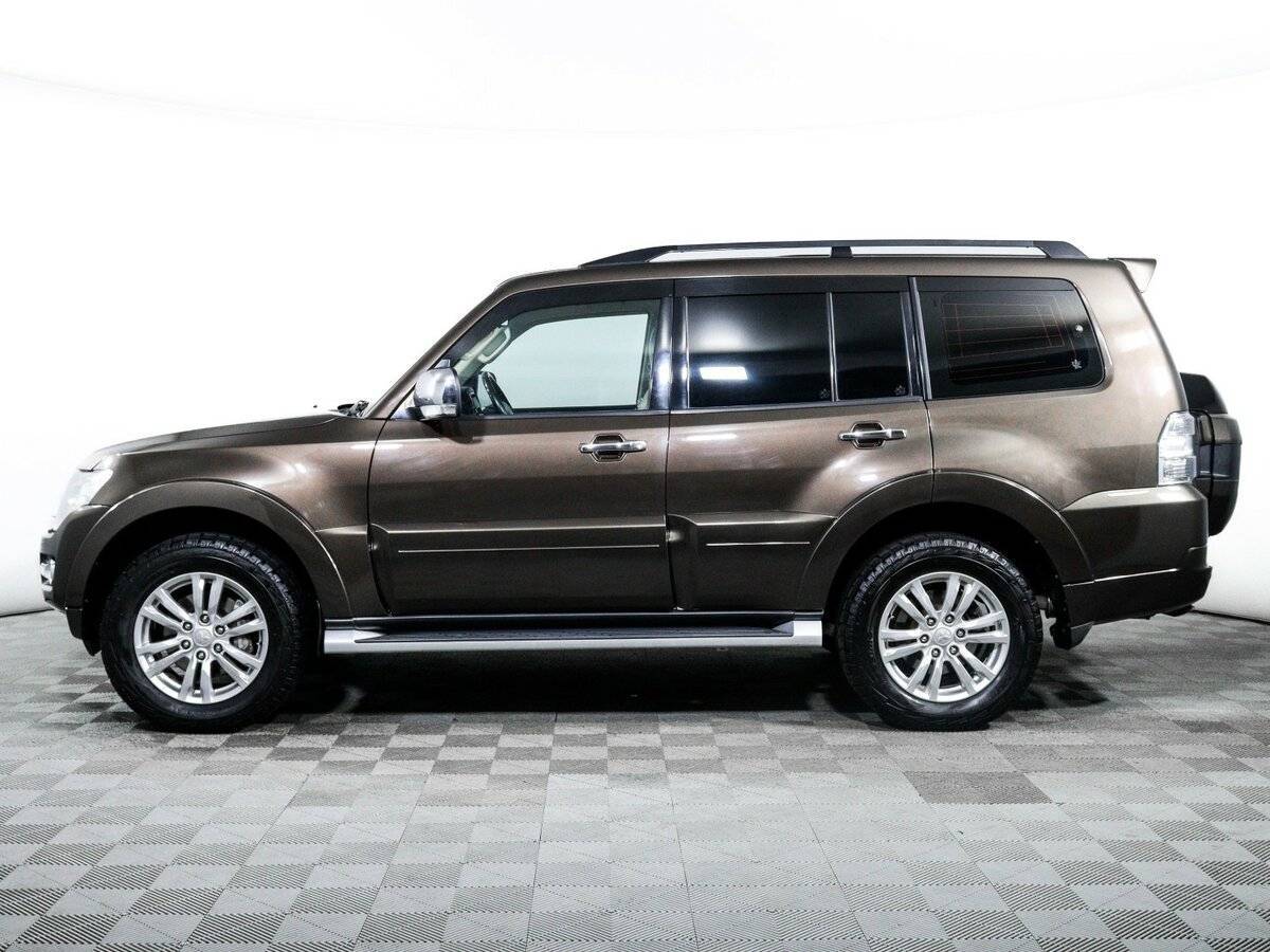 Mitsubishi Pajero 2017 года с пробегом. Фото: #4