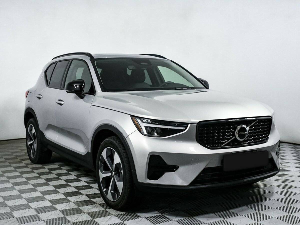 Volvo XC40 2023 года с пробегом. Фото: #2
