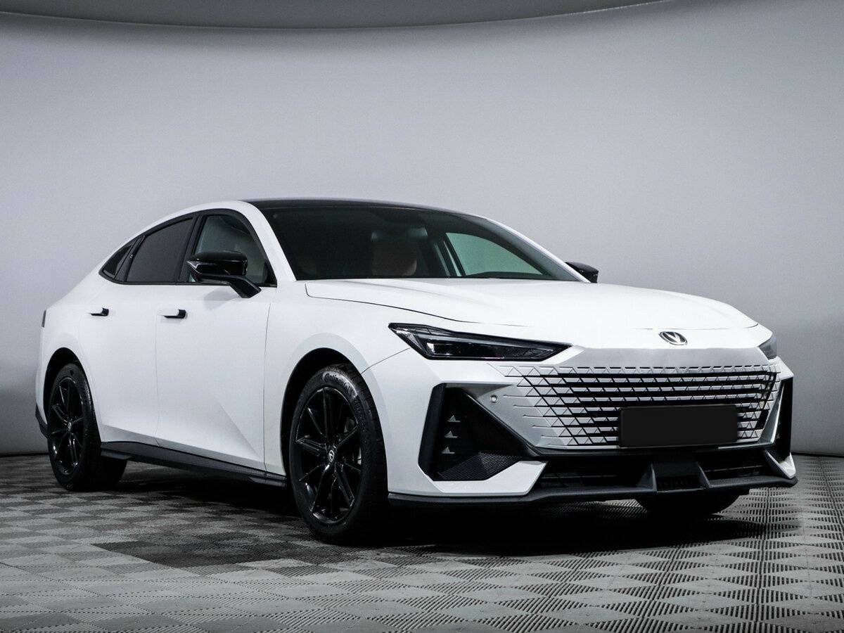 Changan UNI-V 2022 года с пробегом. Фото: #2