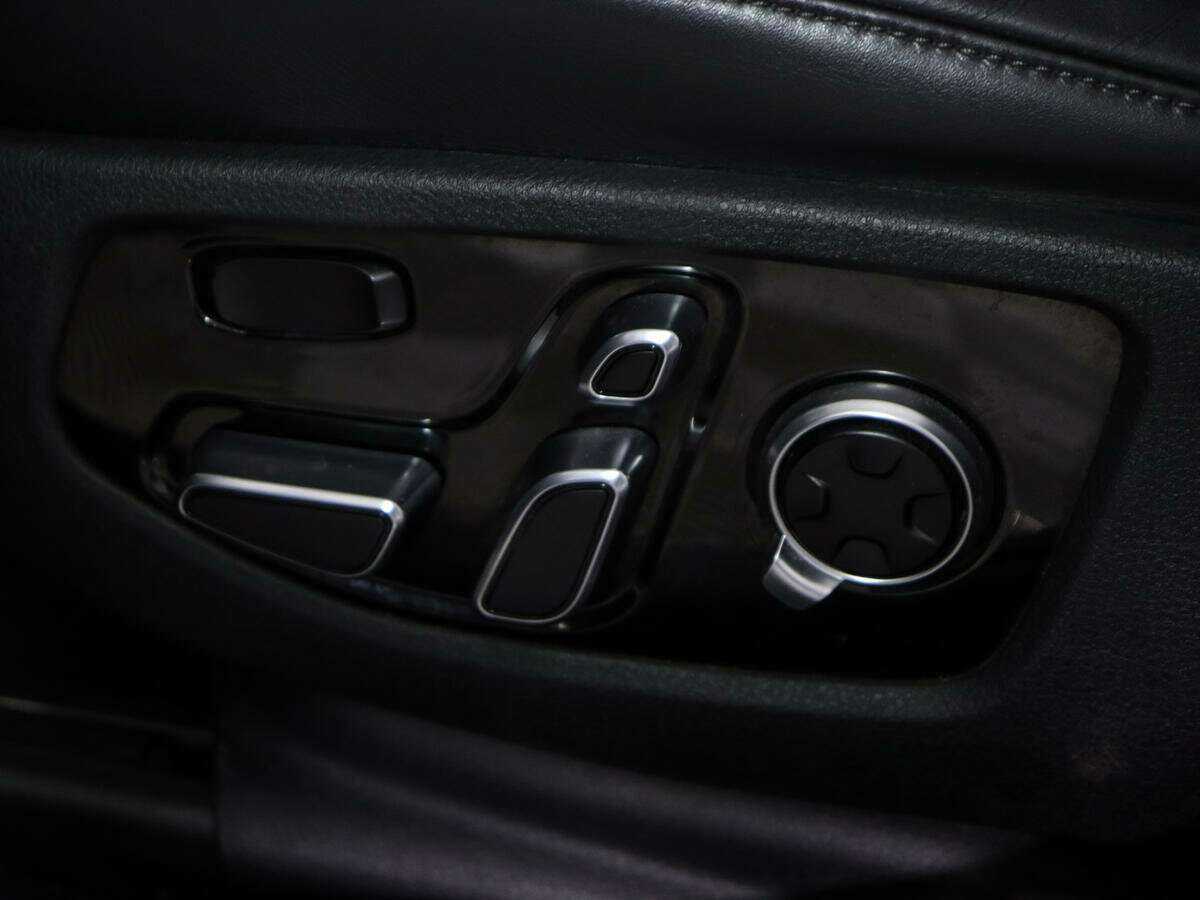 Kia K900 2019 года с пробегом. Фото: #20