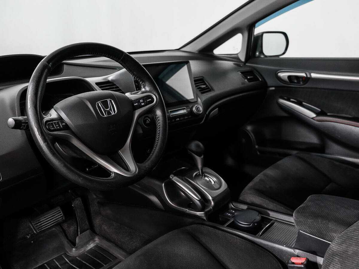 Honda Civic 2010 года с пробегом. Фото: #8