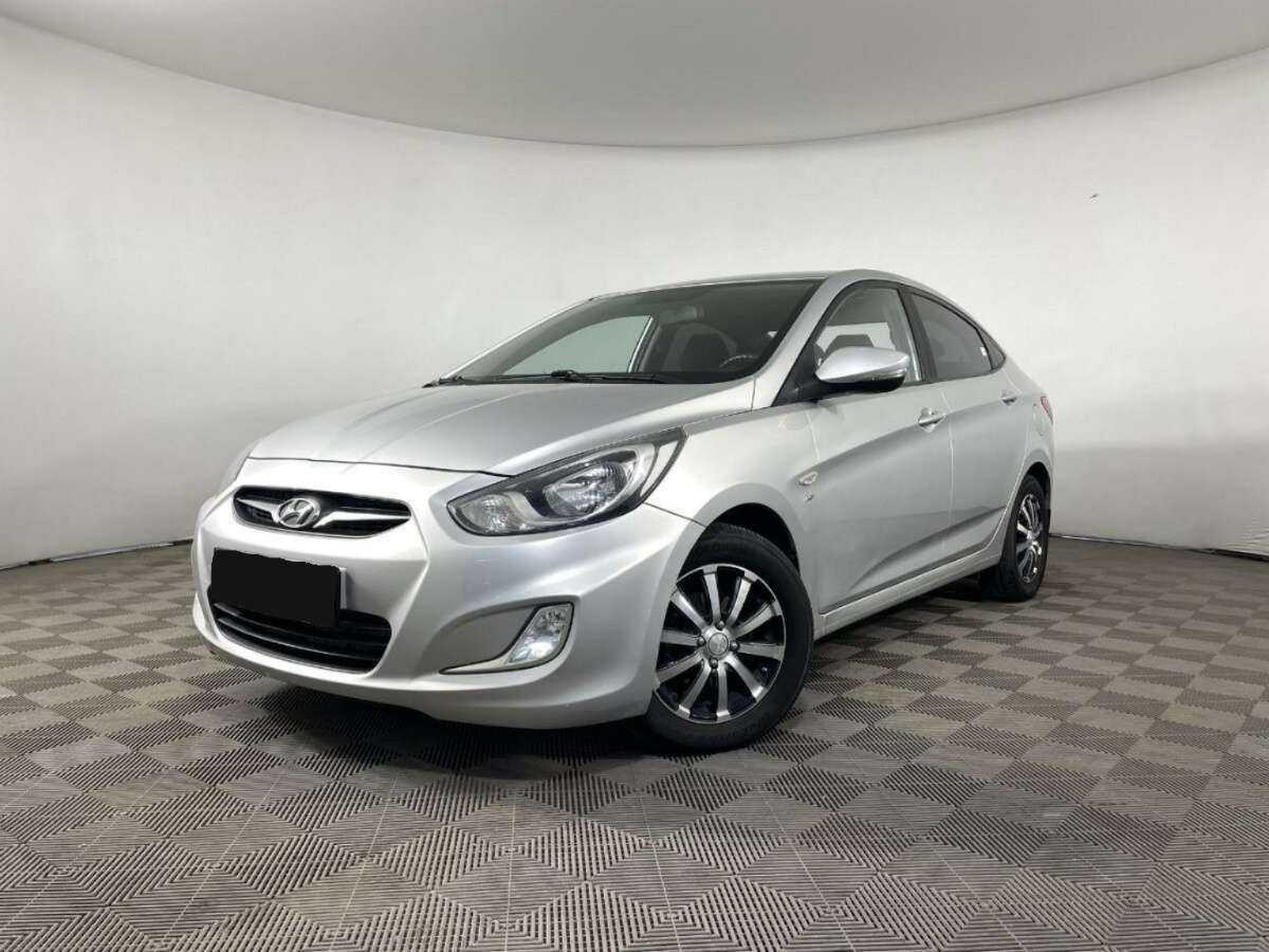 Hyundai Solaris 2014 года с пробегом. Посмотреть фото