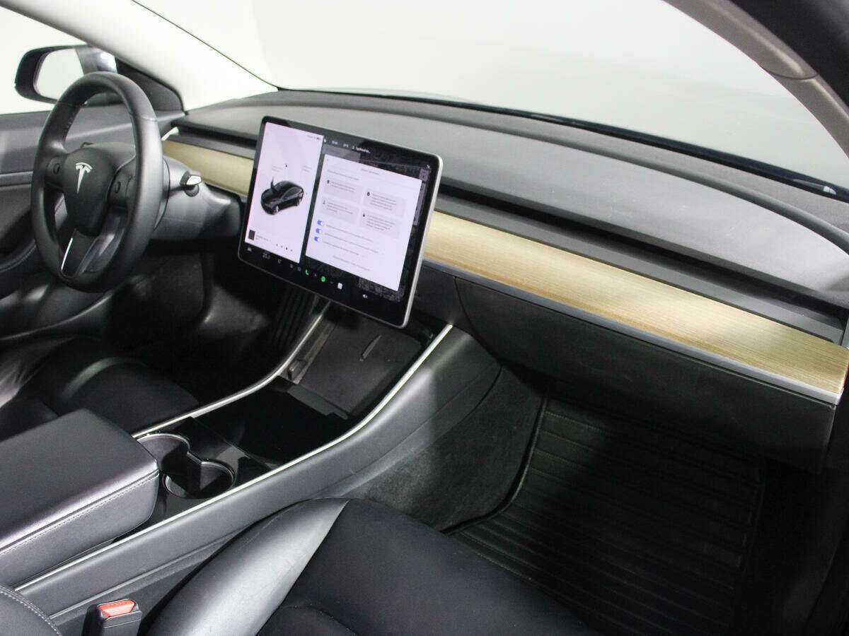 Tesla Model 3 2019 года с пробегом. Фото: #8