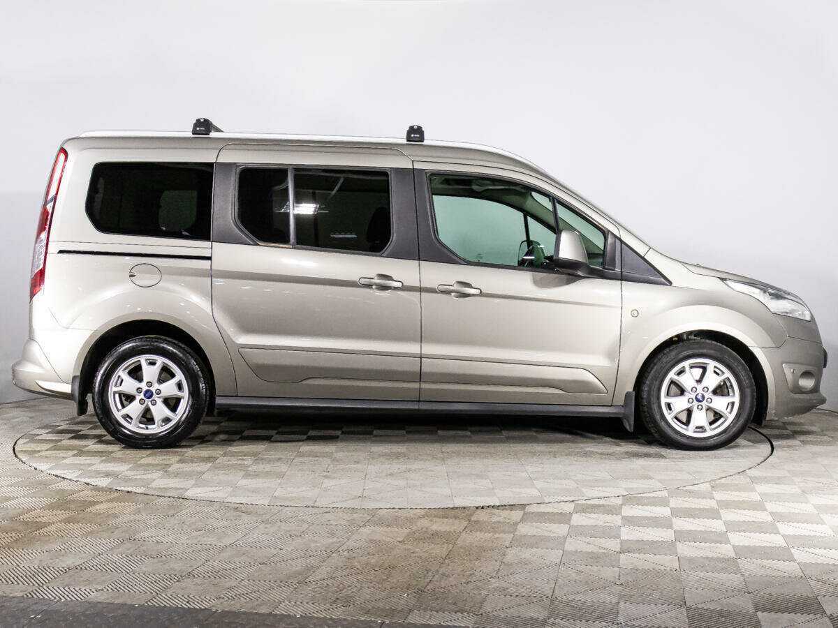 Ford Tourneo Connect 2017 года с пробегом. Фото: #3