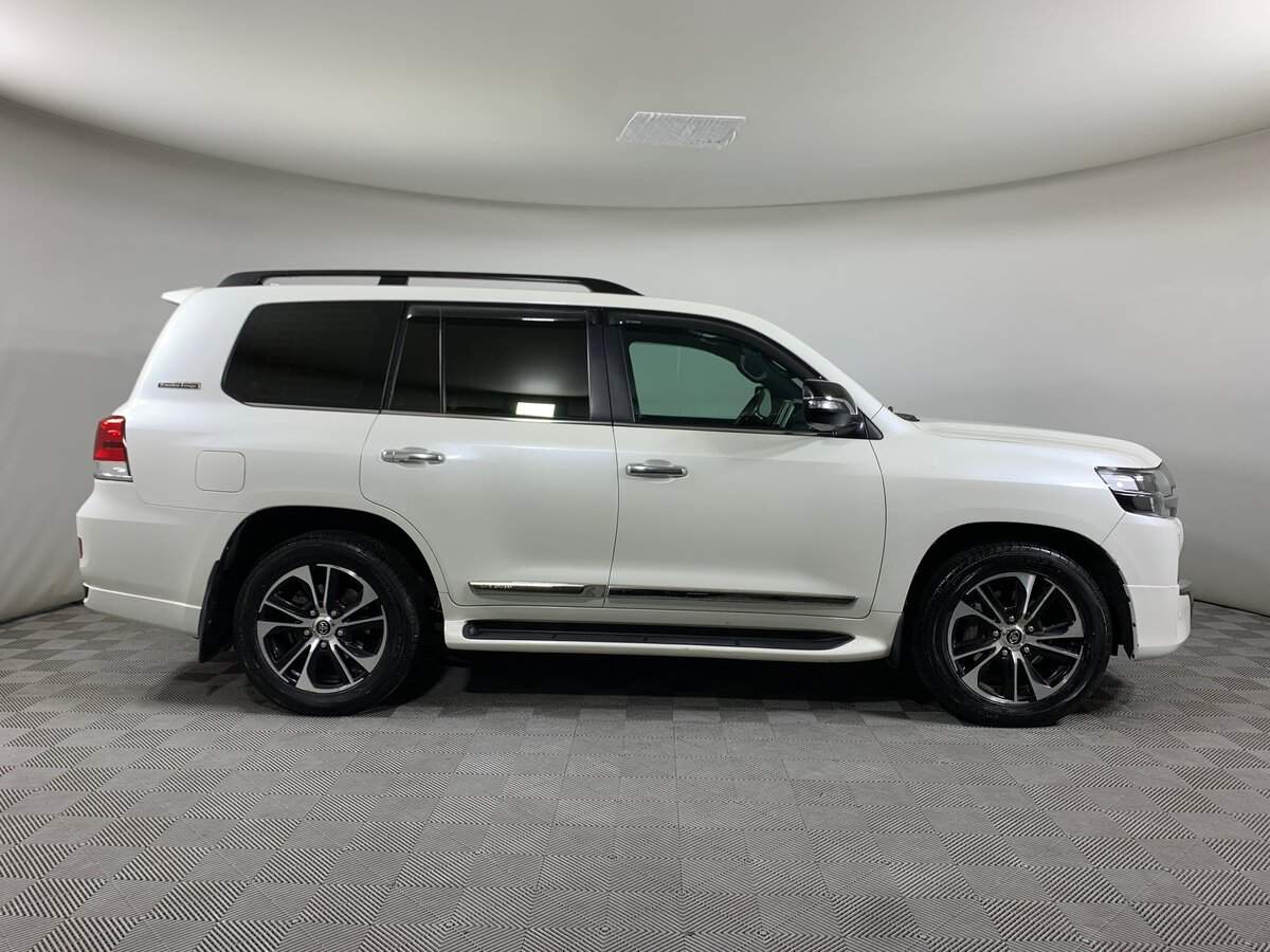 Toyota Land Cruiser 2020 года с пробегом. Фото: #3